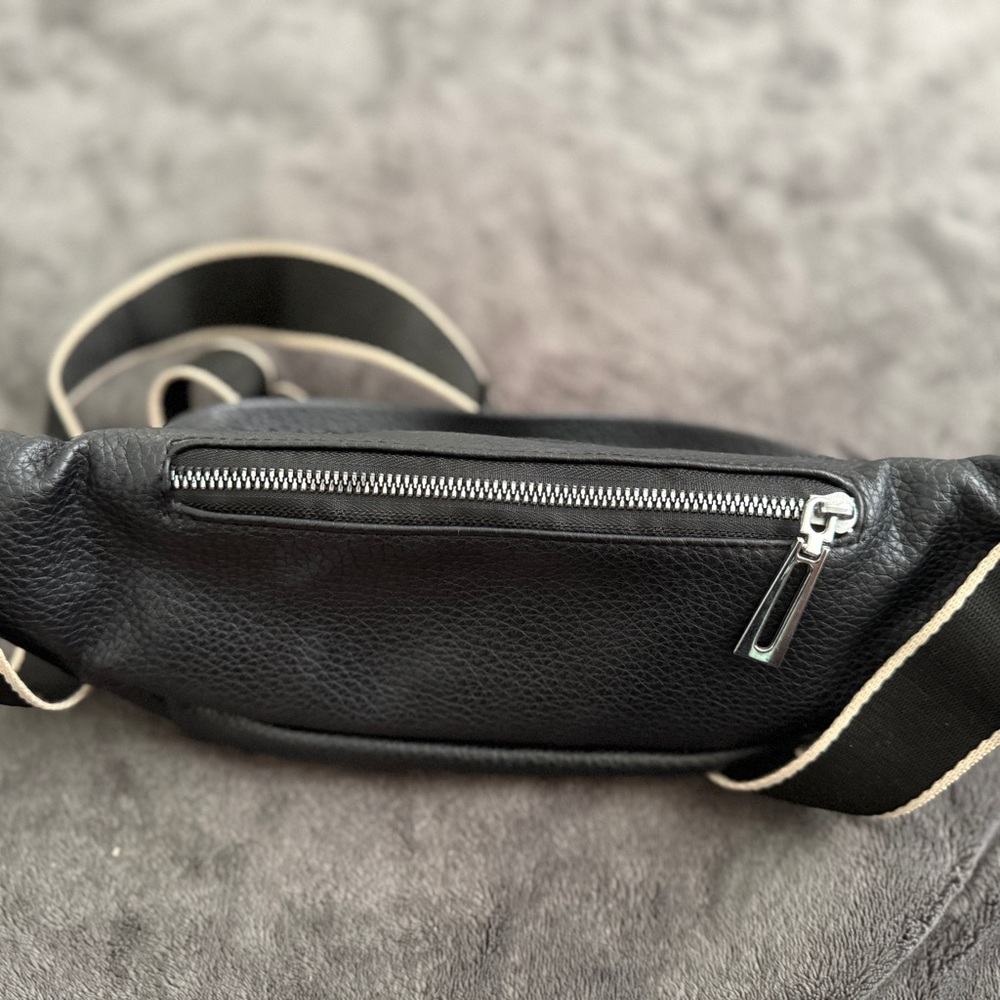 Black Faux Leather Waist Bag with Star Charms - Picture 4 of 4